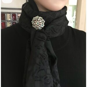 New Vintage Brooch Pin